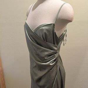Elegant Green One Shoulder Dress